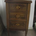 488 1477 CHEST OF DRAWERS
